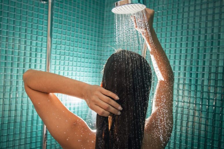 How to Wash Hair with Hard Water